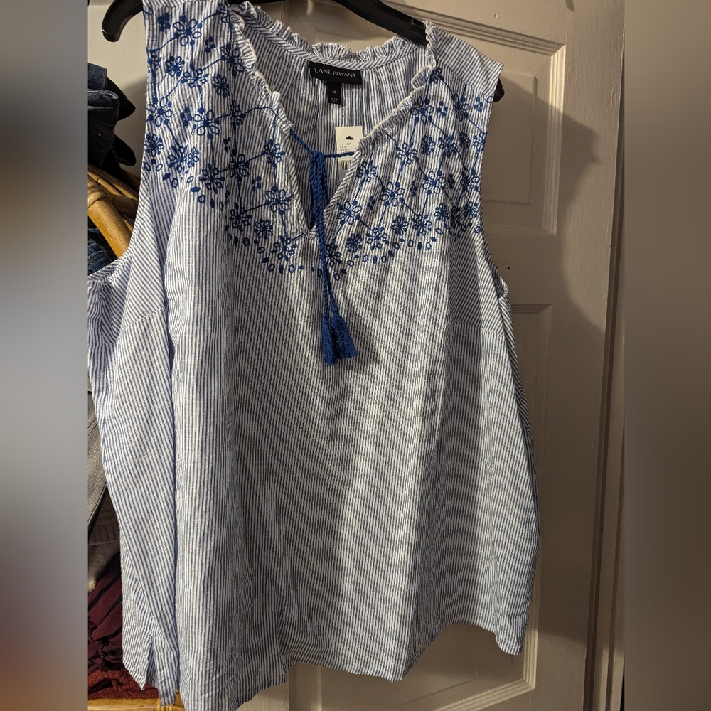 Sleeveless shirt
